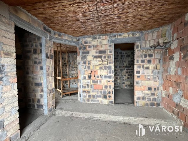 Eladó családi ház, Debrecenben 119.9 M Ft, 6 szobás