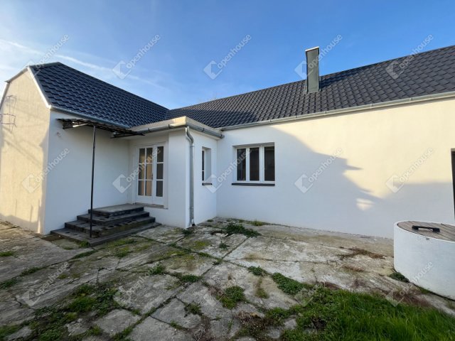 Eladó családi ház, Kapuváron 39 M Ft, 2 szobás