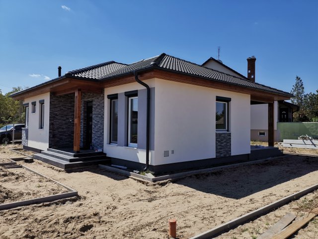 Kiadó családi ház, albérlet, Kecskeméten 390 E Ft / hó