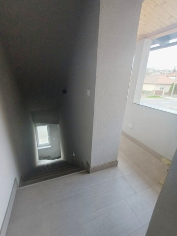 Eladó téglalakás, Pécsett 74.9 M Ft, 4 szobás
