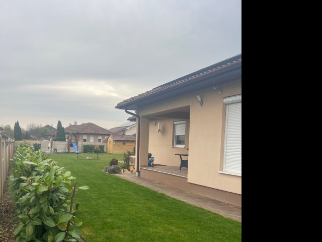 Kiadó családi ház, albérlet, Nyíregyházán 400 E Ft / hó
