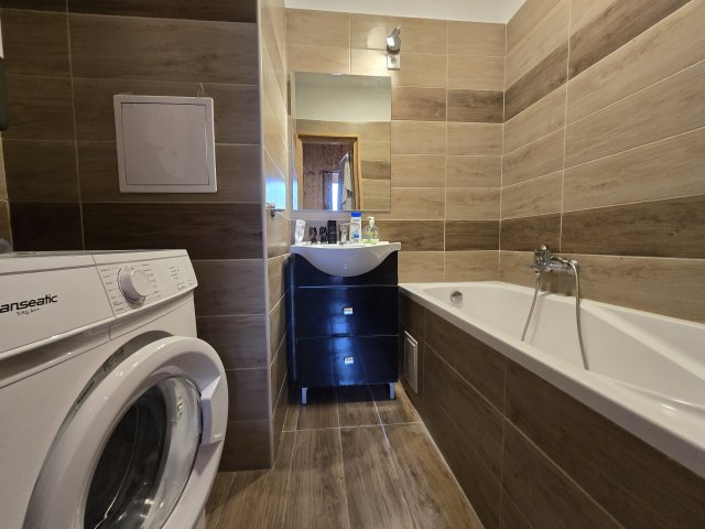 Kiadó téglalakás, albérlet, Pécsett 130 E Ft / hó, 2 szobás