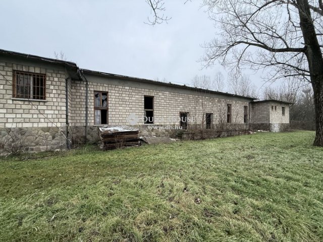 Eladó ipari ingatlan, Cegléden 70 M Ft / költözzbe.hu