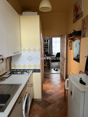 Eladó téglalakás, Budapesten, I. kerületben 90 M Ft, 1 szobás