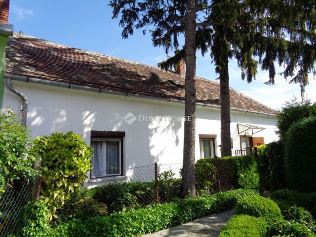 Eladó téglalakás, Keszthelyen 26.5 M Ft, 2 szobás