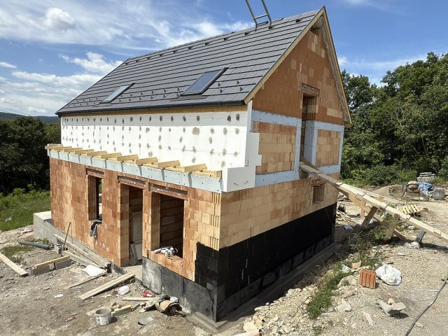 Eladó ikerház, Szentendrén 125 M Ft, 5 szobás