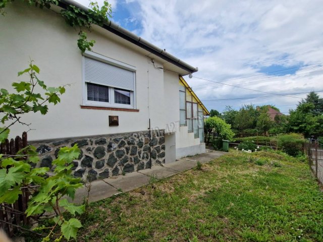 Eladó családi ház, Egerben 65.9 M Ft, 3 szobás