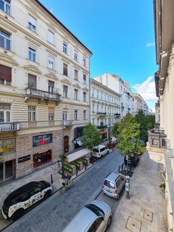 Eladó téglalakás, Budapesten, V. kerületben 114.9 M Ft, 2 szobás