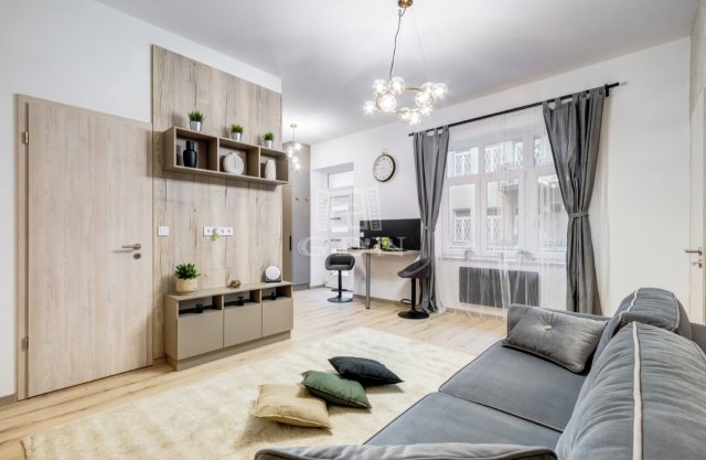 Eladó téglalakás, Budapesten, VI. kerületben 112 M Ft, 2 szobás