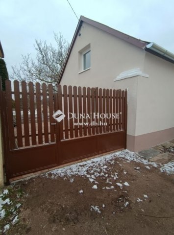 Eladó családi ház, Cserkúton 49.9 M Ft, 2 szobás