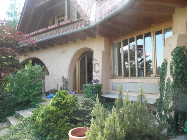 Eladó családi ház, Visegrádon 620 M Ft, 10 szobás