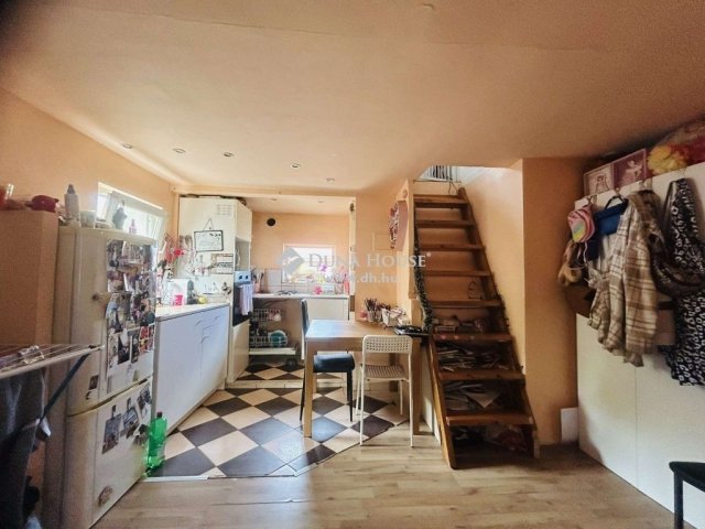 Eladó családi ház, Szigetszentmiklóson 22.9 M Ft, 3 szobás