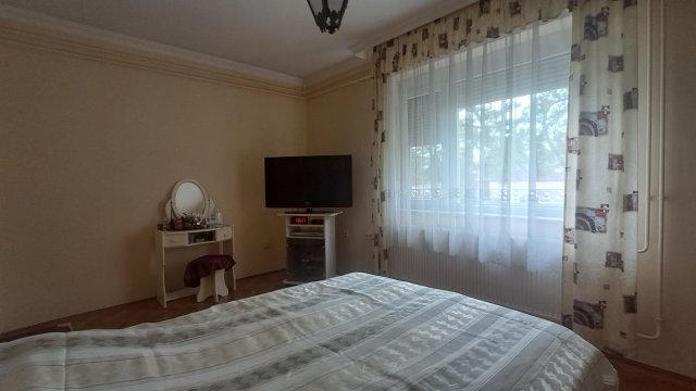 Eladó családi ház, Debrecenben 89.99 M Ft, 4+1 szobás
