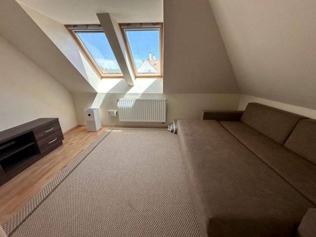 Kiadó téglalakás, albérlet, Debrecenben 350 E Ft / hó, 3 szobás