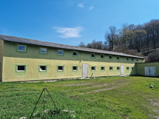 Eladó ipari ingatlan, Komlón 45 M Ft / költözzbe.hu