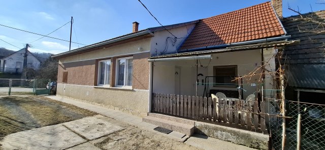 Eladó családi ház, Kisbárapátin 33.6 M Ft, 3 szobás