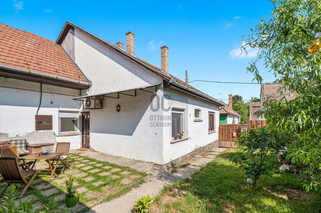 Eladó családi ház, Dunabogdányban 69.9 M Ft, 6 szobás
