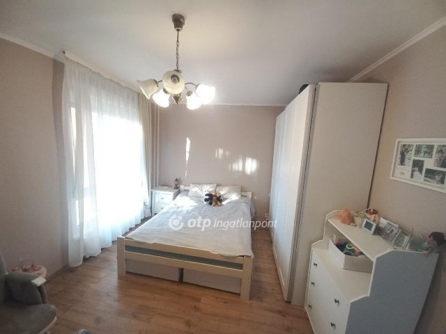 Eladó panellakás, Budapesten, XV. kerületben 77.9 M Ft