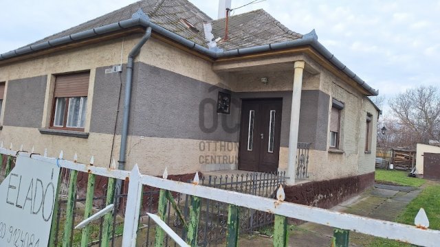 Eladó családi ház, Kalocsán 33.5 M Ft, 4 szobás