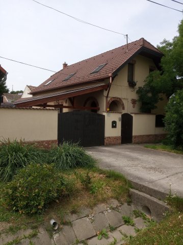 Eladó családi ház, Szekszárdon, Árpád utcában 75 M Ft