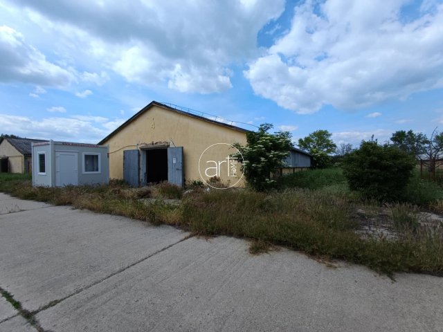 Eladó ipari ingatlan, Szegeden 114 M Ft / költözzbe.hu
