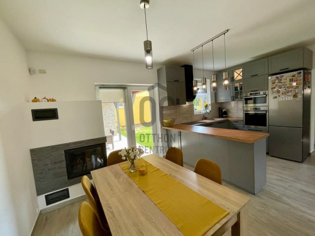 Eladó családi ház, Győrött 105 M Ft, 5 szobás