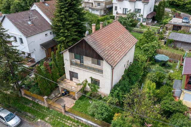 Eladó családi ház, Budapesten, III. kerületben 139.9 M Ft