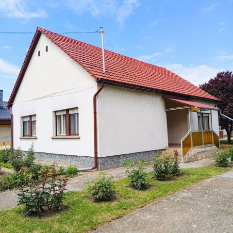 Eladó családi ház, Szolnokon 49.9 M Ft / költözzbe.hu