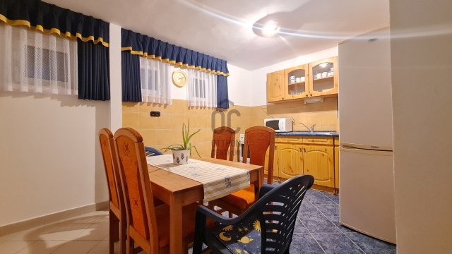 Kiadó családi ház, albérlet, Pakson 120 E Ft / hó, 3 szobás