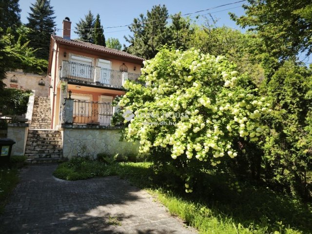 Eladó nyaraló, Kulcson 42 M Ft, 3 szobás / költözzbe.hu