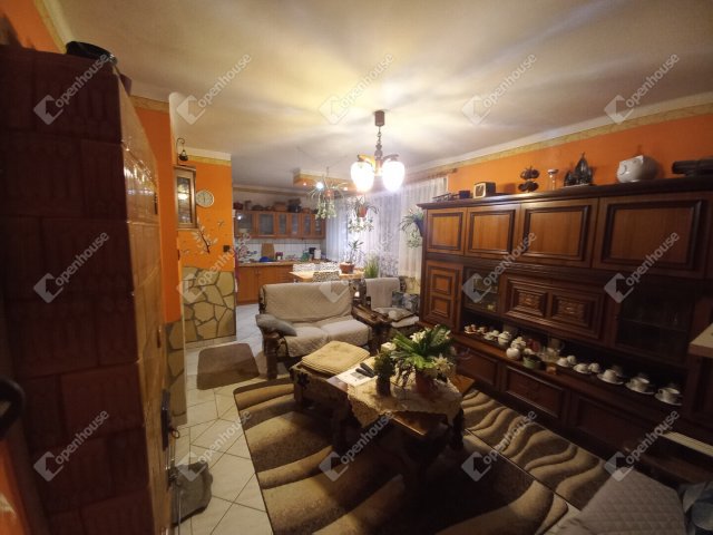 Eladó téglalakás, Sásdon 18 M Ft, 2 szobás