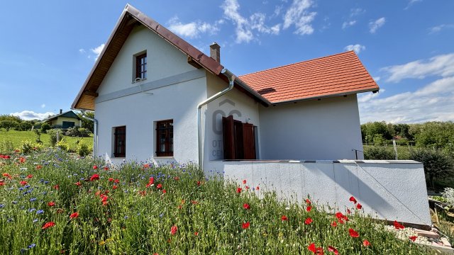 Eladó családi ház, Alsópáhokon 119 M Ft, 5 szobás