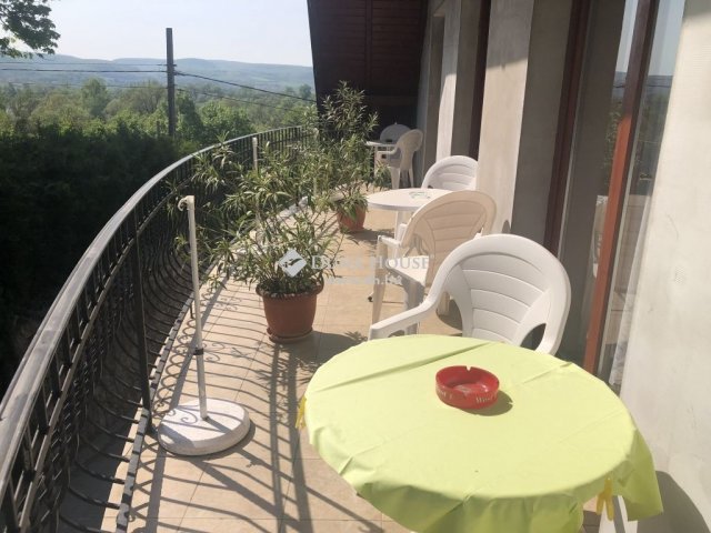 Eladó hotel, Zebegényben 440 M Ft, 16 szobás