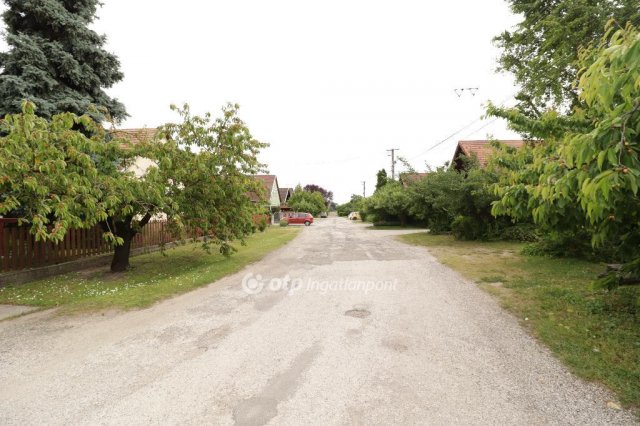 Eladó családi ház, Dömsödön 22 M Ft, 1 szobás
