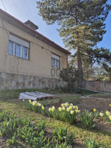 Eladó családi ház, Pécsett 34.499 M Ft, 3 szobás