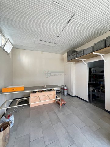 Kiadó üzlethelyiség, Szegeden 80 E Ft / hó, 2 szobás