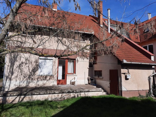 Eladó családi ház, Jászberényben 135 M Ft, 5+1 szobás