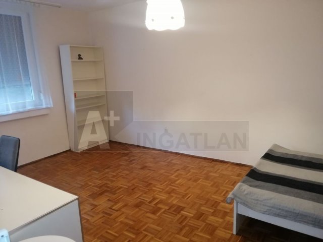 Kiadó téglalakás, albérlet, Szegeden 120 E Ft / hó, 2 szobás