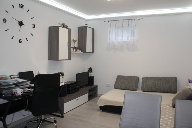 Eladó családi ház, Csornán 45 M Ft, 1 szobás