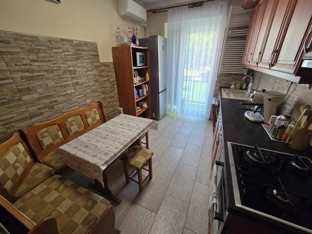 Eladó téglalakás, Balatonfűzfőn 57 M Ft, 4 szobás