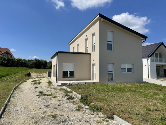 Eladó családi ház, Alsópáhokon 119 M Ft, 4 szobás