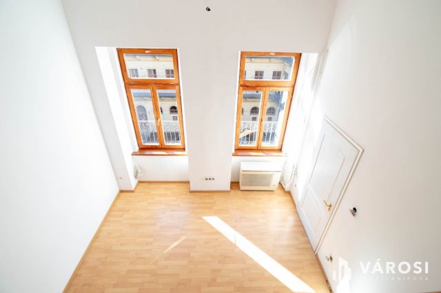 Kiadó iroda, Budapesten, VI. kerületben 250 E Ft / hó, 1 szobás