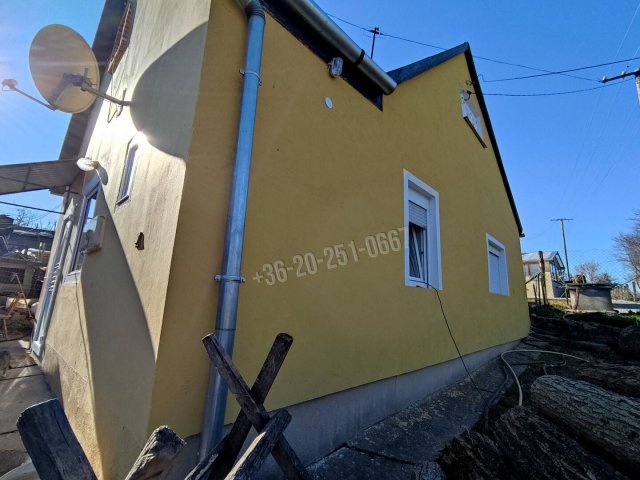 Eladó családi ház, Mohácson 15.5 M Ft, 2 szobás