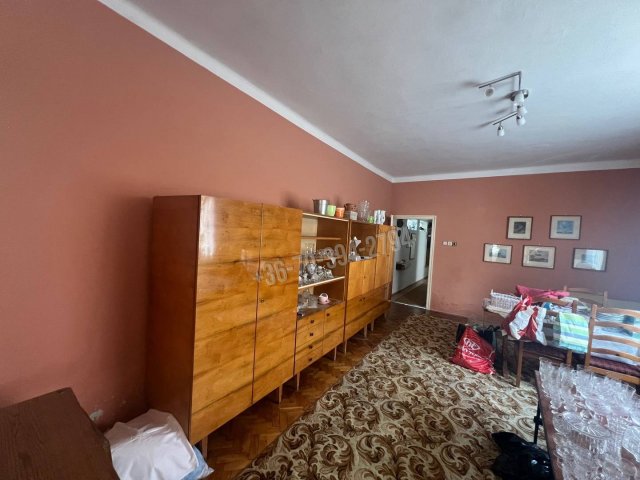 Eladó családi ház, Tatán 39 M Ft, 2 szobás