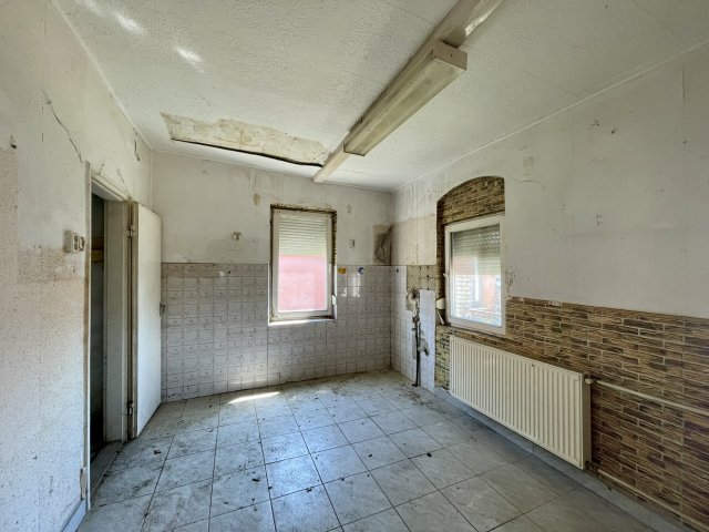 Eladó családi ház, Dombóváron 19.6 M Ft, 3+1 szobás