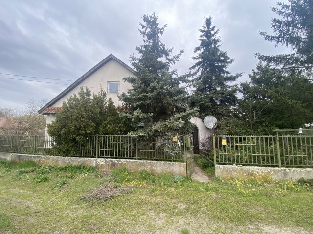 Eladó családi ház, Tápiószőlősön 37.5 M Ft, 3 szobás