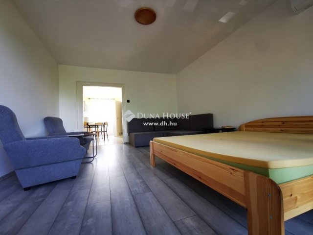 Kiadó panellakás, albérlet, Kecskeméten 130 E Ft / hó, 1 szobás