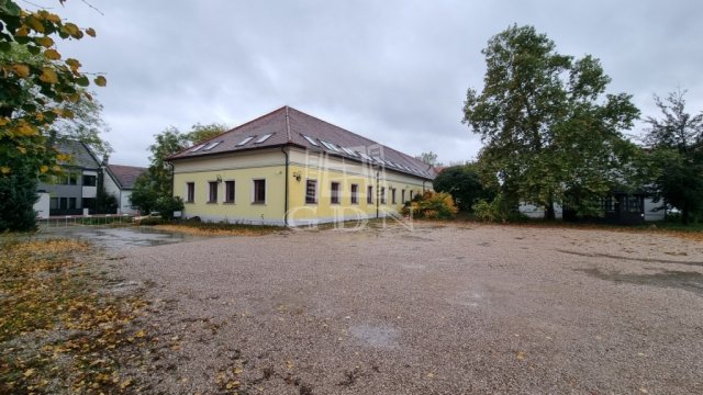 Eladó iroda, Székesfehérvárott 1300 M Ft / költözzbe.hu