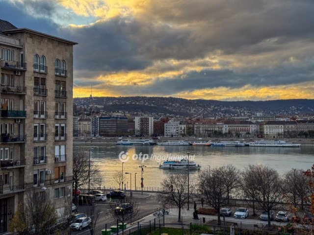 Eladó téglalakás, Budapesten, V. kerületben 330 M Ft, 3 szobás