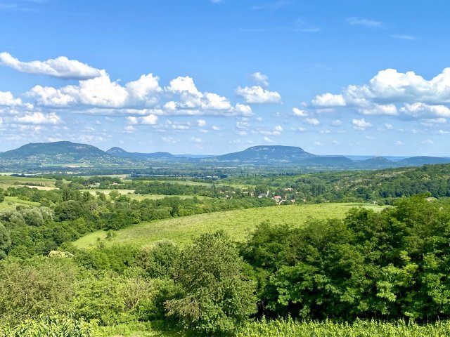 Eladó nyaraló, Lesencefaluban 49.9 M Ft, 2 szobás